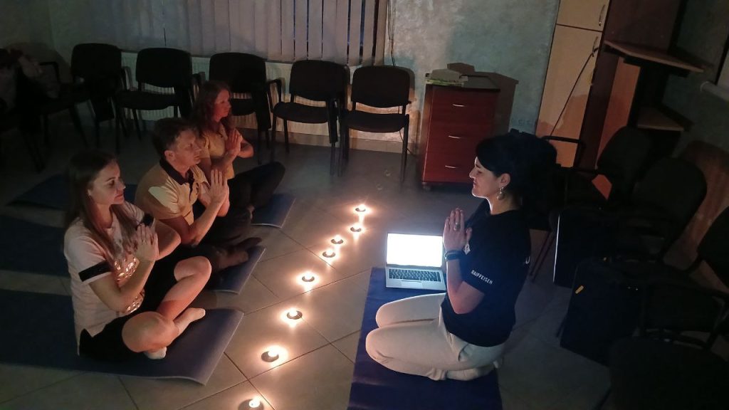 Ресурс у сяйві свічок